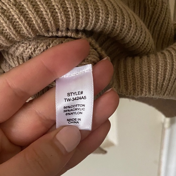 Ribbed Oversized Sweater - Picture 5 of 8